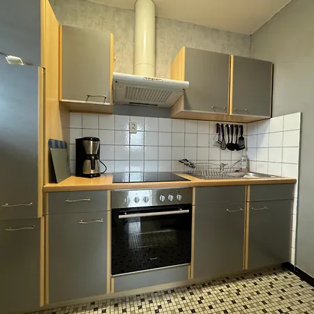 Strandnahe Souterrain-ferienwohnung Haus Sonneneck 3 شقة *