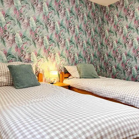 Strandnahe Souterrain-ferienwohnung Haus Sonneneck 3 شقة *