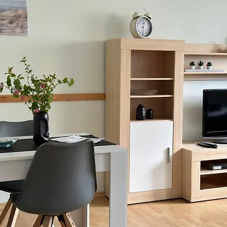 Strandnahe Souterrain-ferienwohnung Haus Sonneneck 3 شقة *